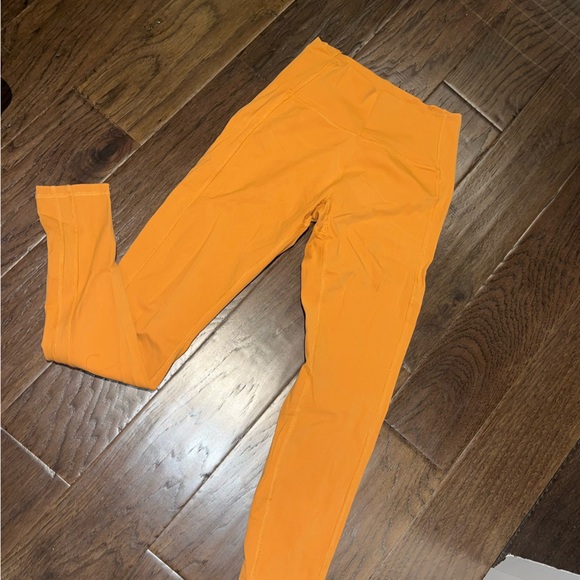 2 Alphalete leggings - Picture 5 of 6